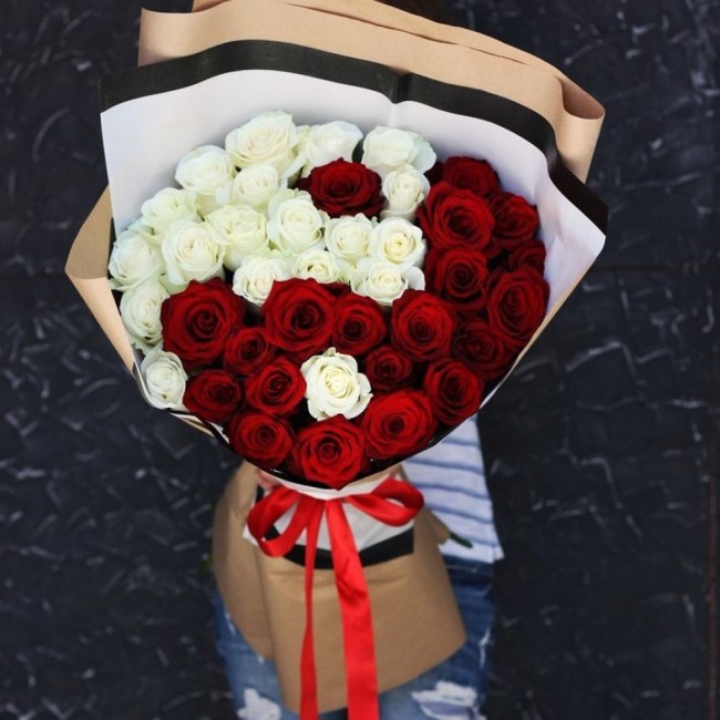 Букет цветов "Инь и Ян" Букет цветов "Инь и Ян"